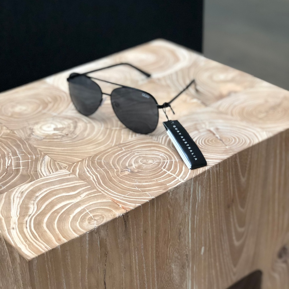 Quay Australia Vivienne Sunglasses In Black/Smoke